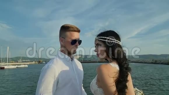 在海边结婚视频的预览图