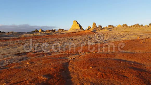 芒戈湖澳大利亚内陆沙漠景观日落视频的预览图
