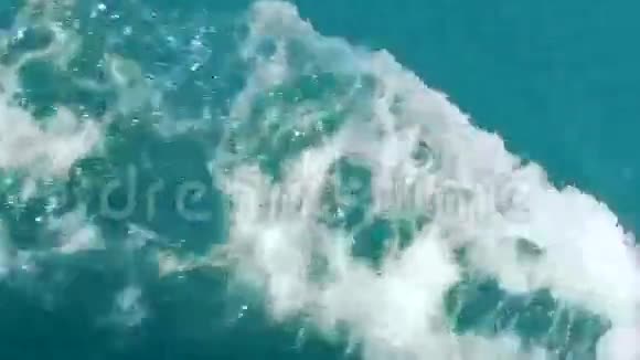 飞溅的波浪视频的预览图