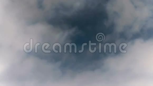 时间流逝的云彩移动视频的预览图