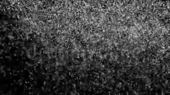 降雪背景是否孤立在黑色卢马冰上雪落的无缝环形背景38岁视频的预览图