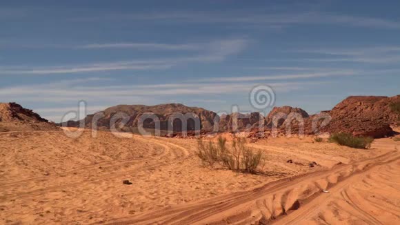 沙漠里的路视频的预览图