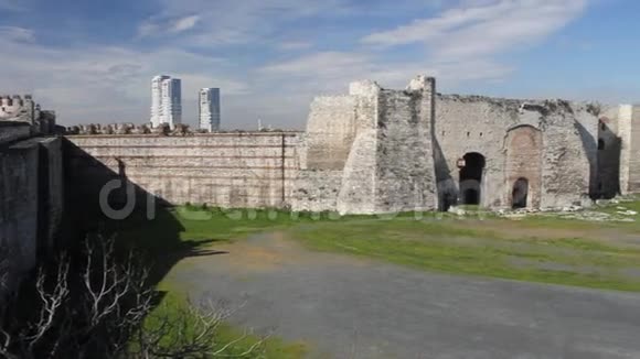 伊丹布勒的耶迪库勒堡垒视频的预览图