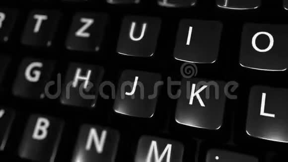质量管理移动运动的电脑键盘按钮与文字和图标视频的预览图