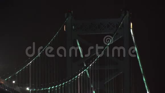 夜桥人行桥视频的预览图