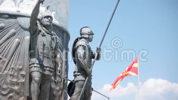 斯科普里马其顿亚历山大大帝纪念碑下的水展视频的预览图