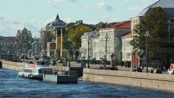 俄罗斯圣彼得堡的大学银行视频的预览图