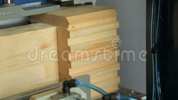 木工企业木工机械的工作视频的预览图