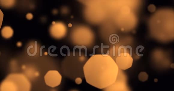 金色的圣诞数字闪光闪耀着金色的粒子聚焦在金色的背景上节日快乐的新事物视频的预览图