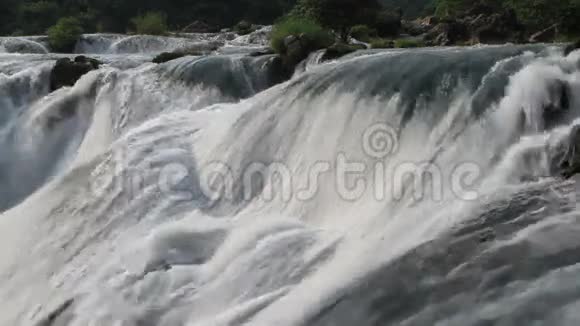 贵州白水河涌水视频的预览图