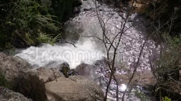达坦拉瀑布达拉特的典型瀑布视频的预览图