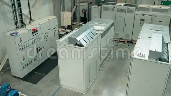 发电机保护柜保护柜进行自动化生产视频的预览图