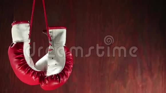 拳击手套旋转视频的预览图