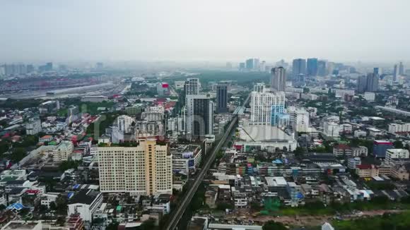 大城市摩天大楼的俯视图泰国亚洲城市景观泰国现代城市的俯视图视频的预览图