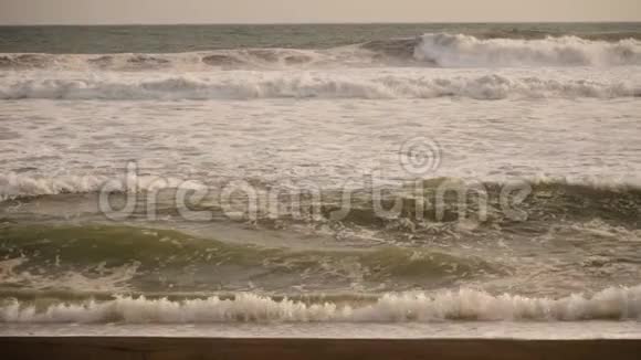 海浪很大的海洋视频的预览图