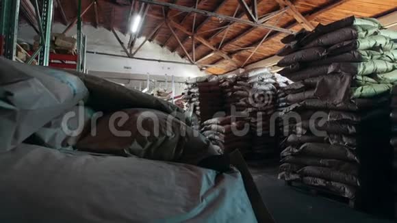 工业制造的袋子仓库视频的预览图