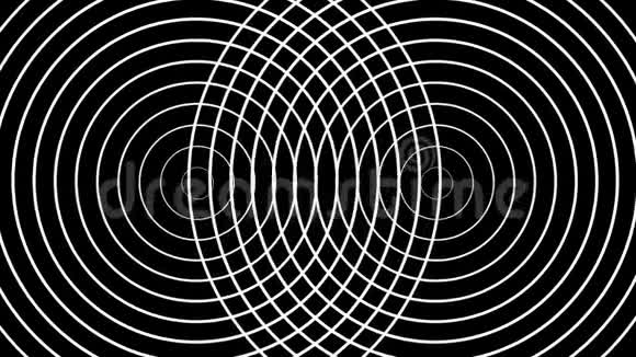 两个脉动圆形成同心的白色圆环在黑色背景上移动视频的预览图