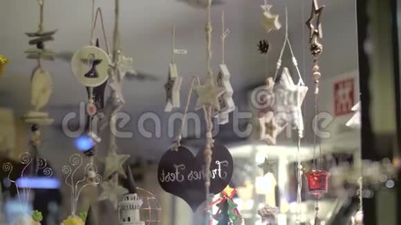 圣诞商店橱窗装饰视频的预览图