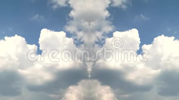 夏日的蓝天伴着美丽的积云具有反射效果的快速延时视频的预览图