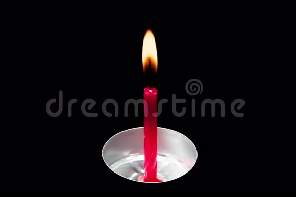 时光流逝红蛋糕蜡烛燃烧视频的预览图