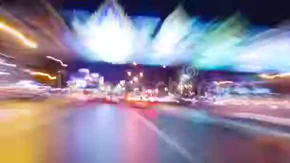 超高速夜间城市交通运动视频的预览图
