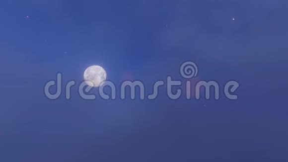 云浮在月亮和夜空的背景上视频的预览图