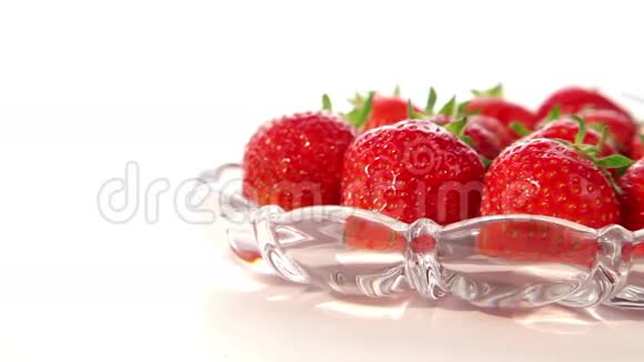 成熟的草莓视频的预览图