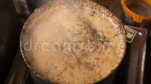 印度街头美食烹饪视频的预览图