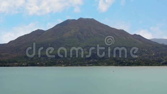 巴图尔火山和湖泊巴厘岛印度尼西亚视频的预览图