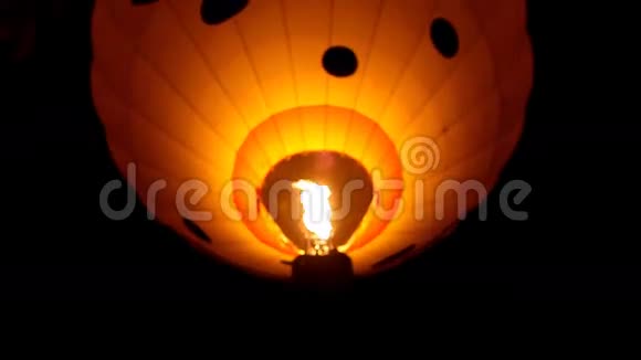 晚上气球热空气视频的预览图