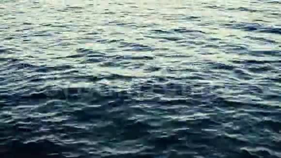 蓝色水面移动背景视频的预览图