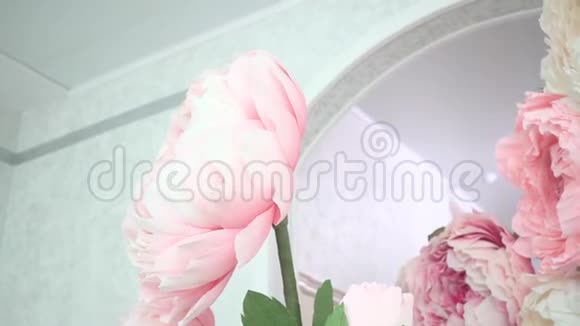 婚礼装饰的大型手工花卉视频的预览图