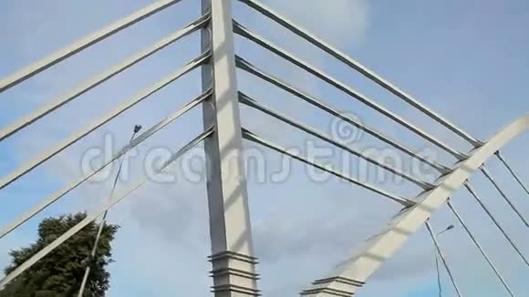 斜拉桥过河视频的预览图