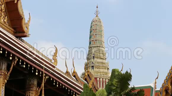 曼谷泰国瓦宫大佛寺蓝天4k视频的预览图