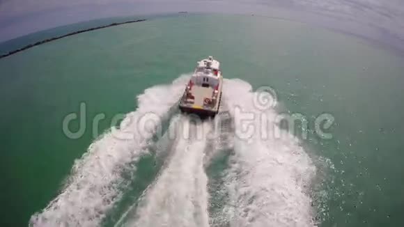 船追逐迈阿密海滩视频的预览图