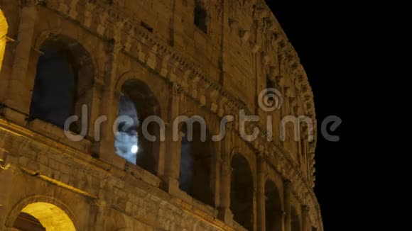 夜间罗马竞技场意大利时间推移4k视频的预览图
