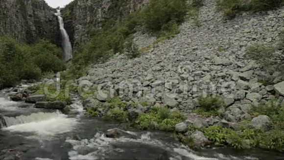 国家公园Fulufjallet河和Njupeskar瀑布视频的预览图