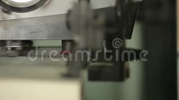 印刷机印刷材料的生产视频的预览图
