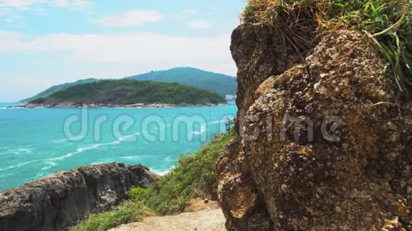 有热带岛屿的海泻湖视频的预览图