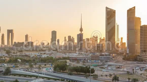 日落时分的科威特城市景观视频的预览图