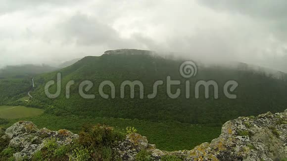 山里的雨克里米亚乌克兰视频的预览图