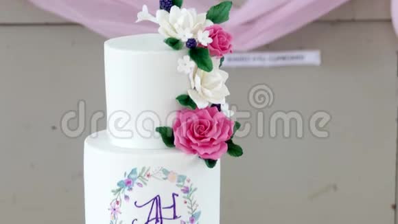 婚礼蛋糕和装饰视频的预览图