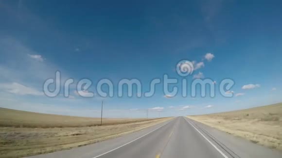 开车穿过美国农村视频的预览图