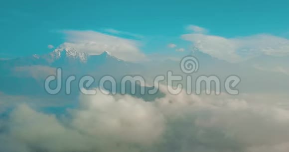 喜马拉雅山的安纳普尔纳和马查普查尔山的Fishtail距离尼泊尔4K空视频的预览图