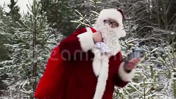 圣诞老人跳舞快乐视频的预览图