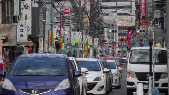 东京市中心街上的电线视频的预览图