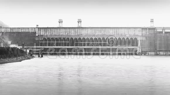 克拉斯诺亚尔斯克市水力发电站视频的预览图