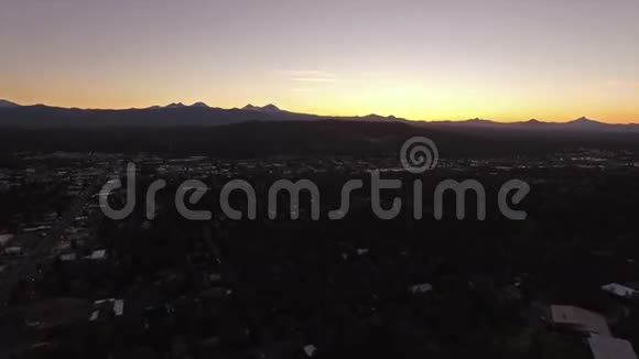 俄勒冈州航空弯曲视频的预览图