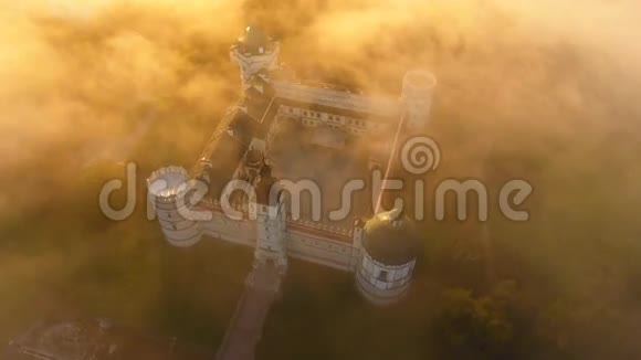 空中射击黎明城堡视频的预览图
