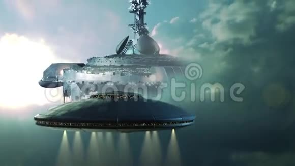 不明飞行物接近巨大的母舰视频的预览图